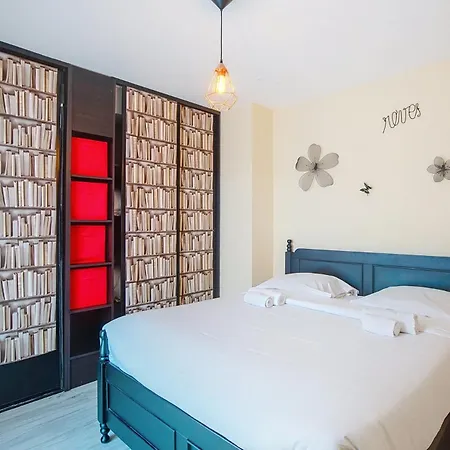 Guestready - Spacious Flat For 2 With A Balcony