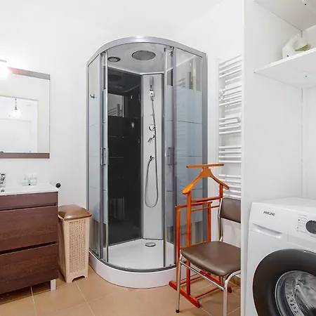 Appartement Guestready - Spacious Flat For 2 With A Balcony Romainville