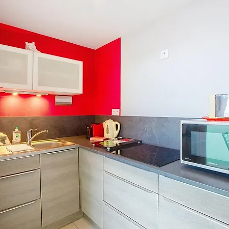 Guestready - Spacious Flat For 2 With A Balcony Lägenhet Romainville