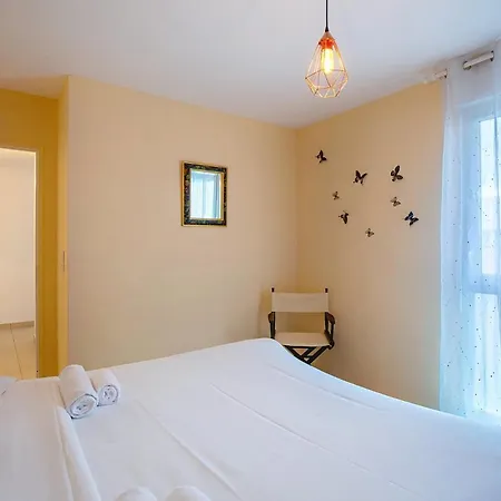 Guestready - Spacious Flat For 2 With A Balcony Romainville